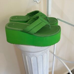 Steve Madden Green Platform Thong Sandals